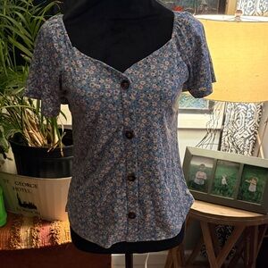 Monteau Blue Floral Button-Up Short Sleeve Top